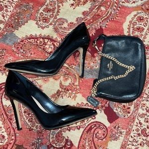 Black Patent Pumps!
